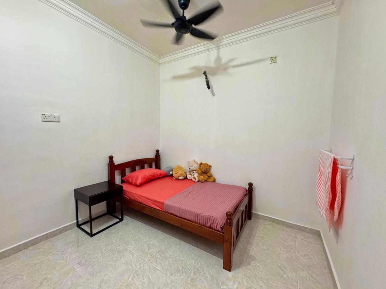 Ibai Golf Home Resort Homestay Kuala Terengganu Ngoại thất bức ảnh