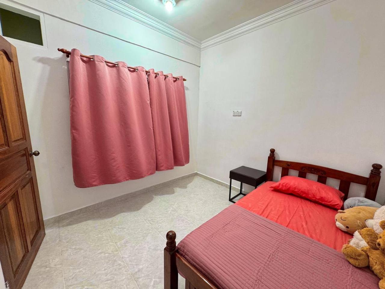 Ibai Golf Home Resort Homestay Kuala Terengganu Ngoại thất bức ảnh