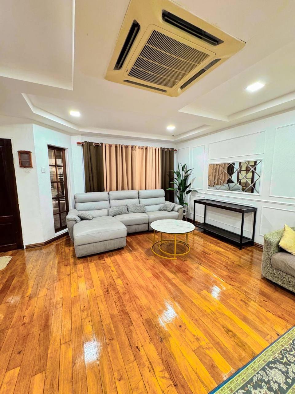 Ibai Golf Home Resort Homestay Kuala Terengganu Ngoại thất bức ảnh